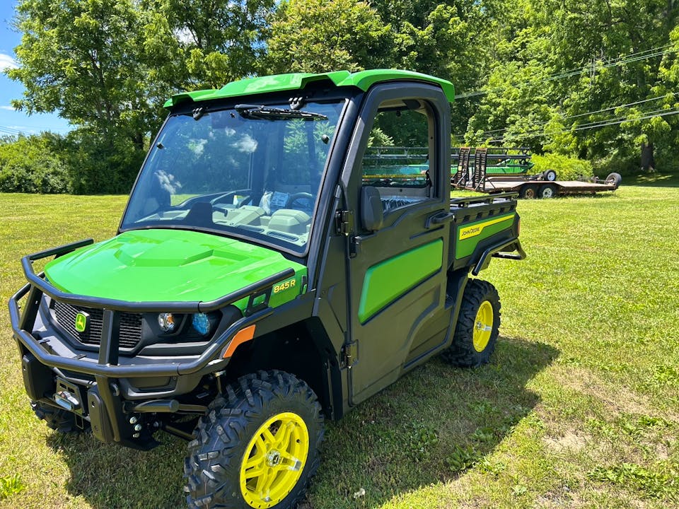 John Deere XUV845R Premium Cab
