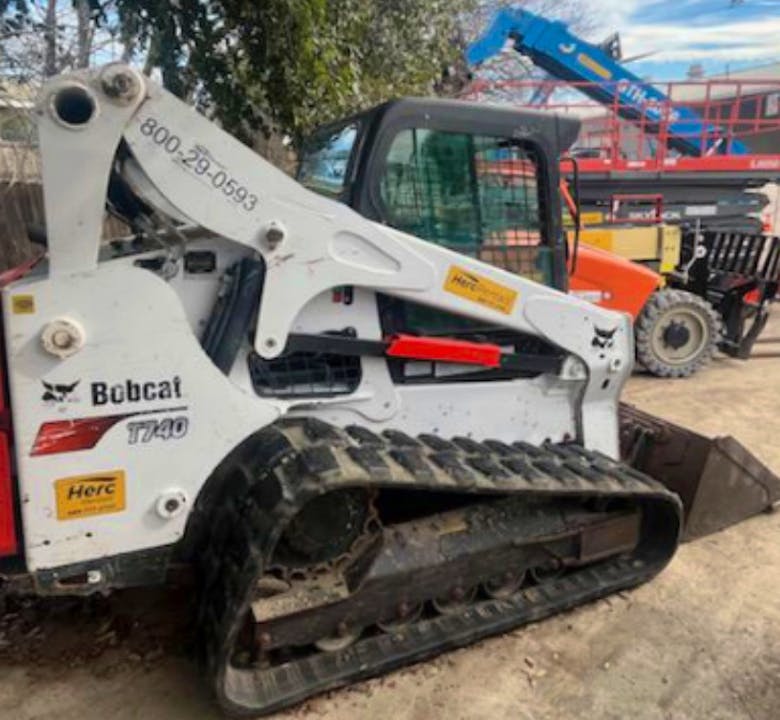 Bobcat T740