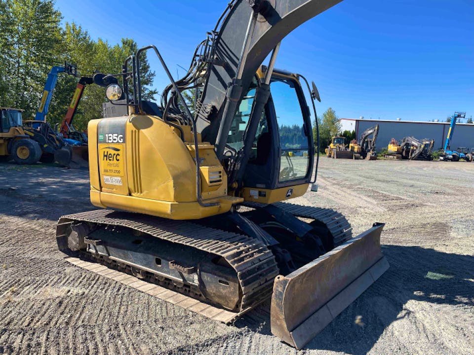 John Deere 135G