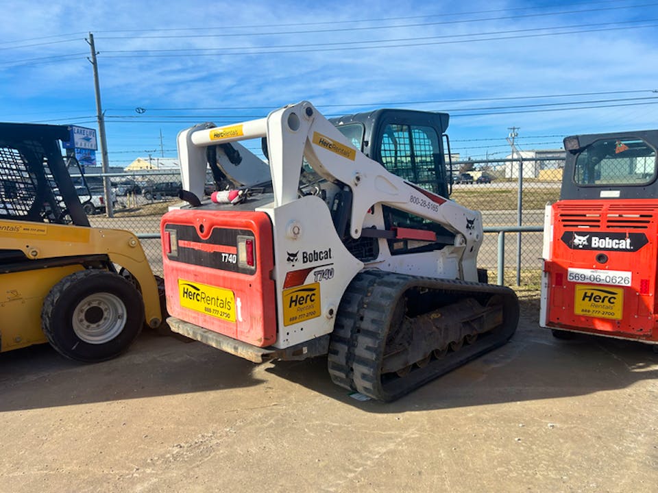 Bobcat T740