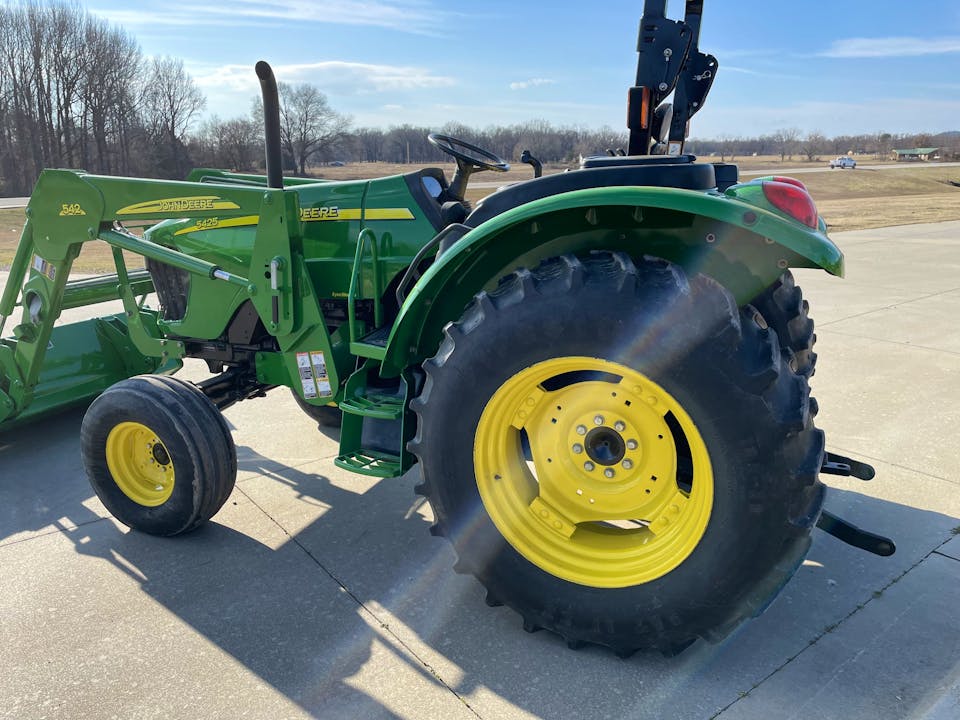John Deere 5425