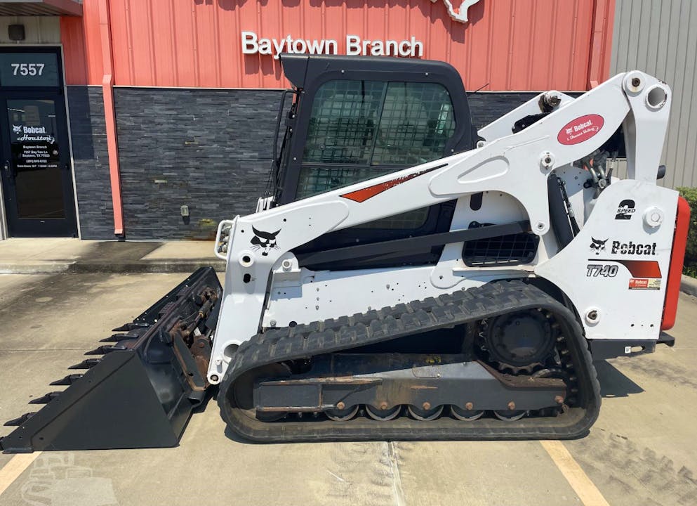 Bobcat T740