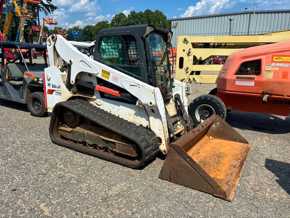 Bobcat T740