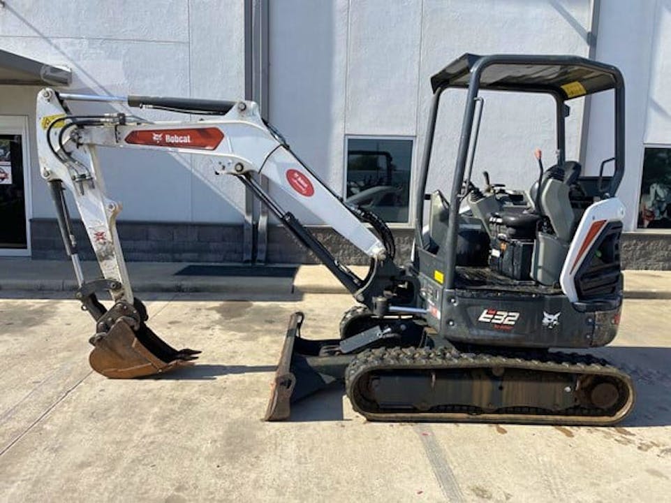 Bobcat E32
