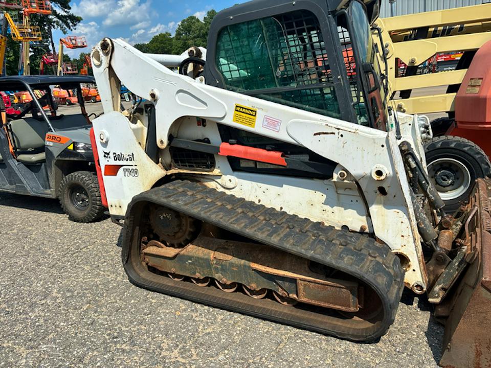 Bobcat T740