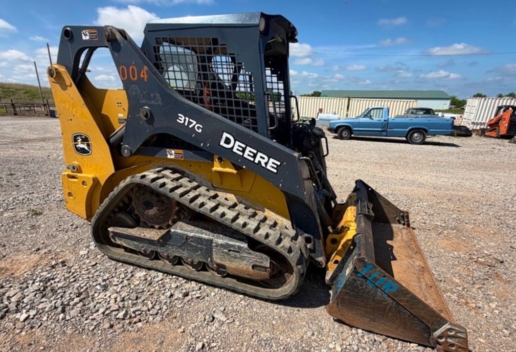 John Deere 317G