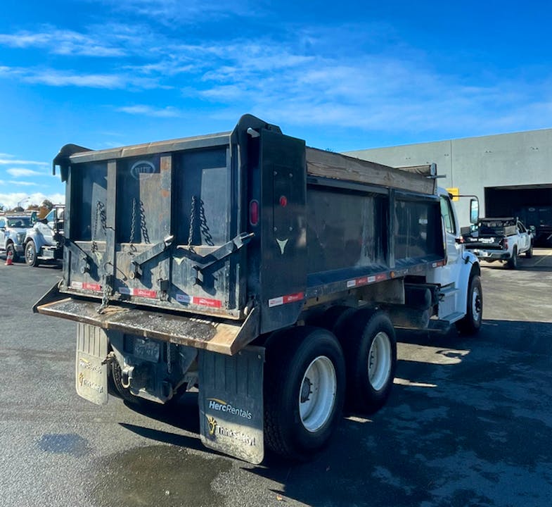 Freightliner M2106