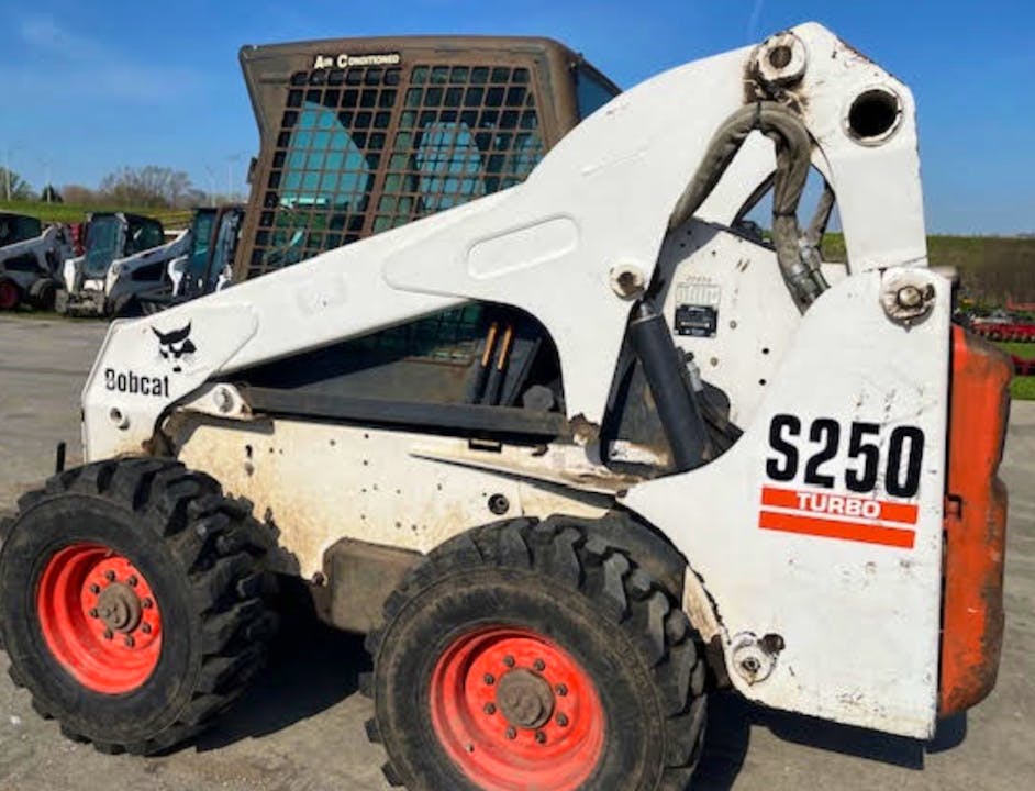 BOBCAT S250