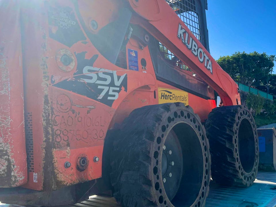 KUBOTA SSV75