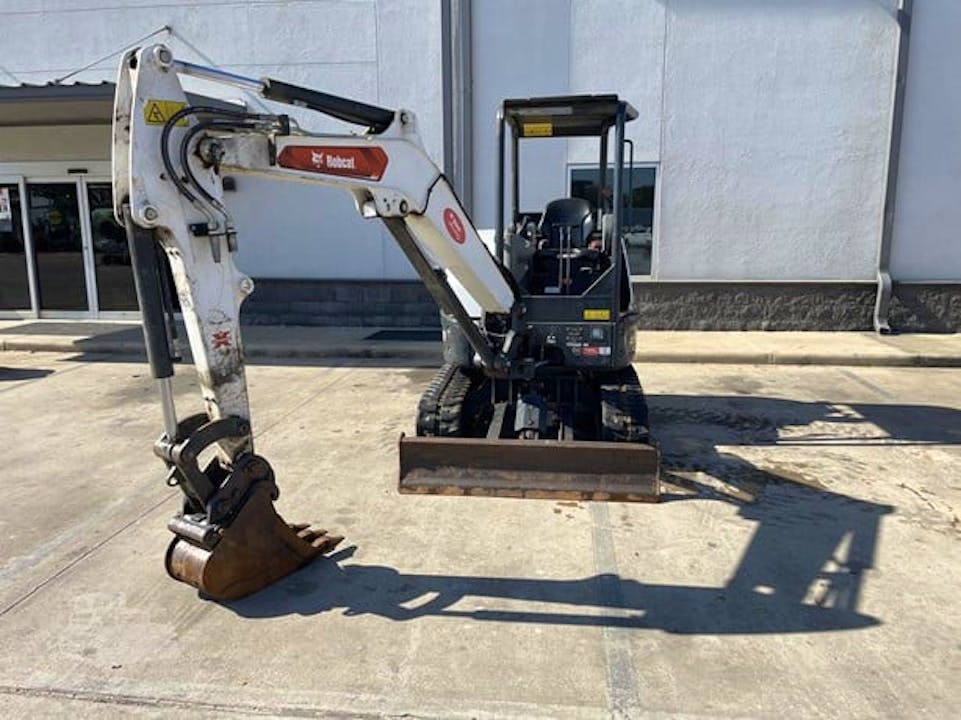 Bobcat E32